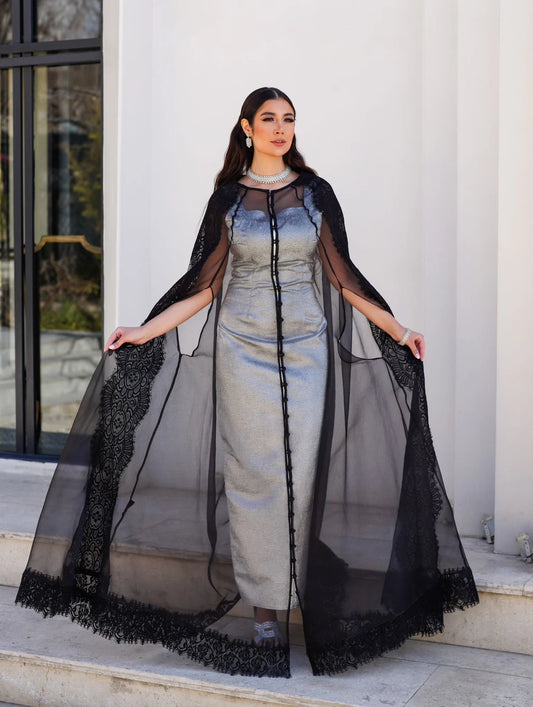 Organza cape with dantel
